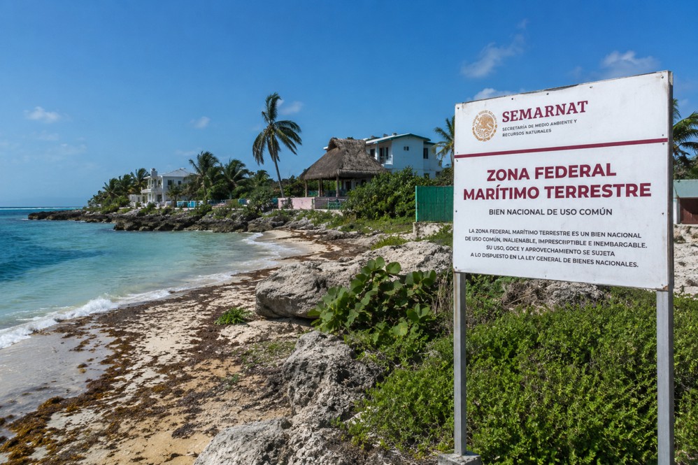 Cómo transferir una concesión de Zona Federal Marítimo Terrestre en México